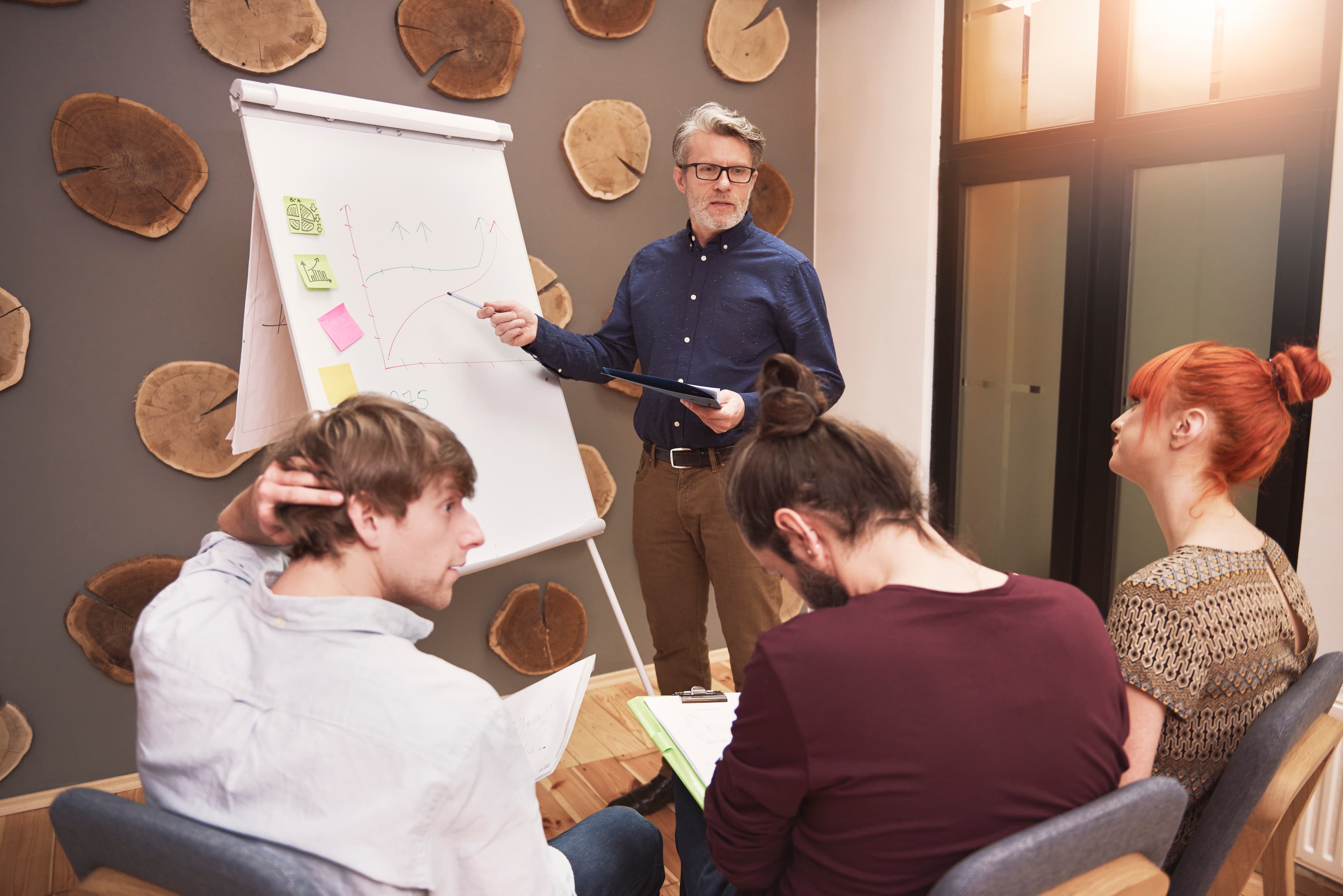 From Orientation to Mastery: Enhancing Training Outcomes with the Right Peers